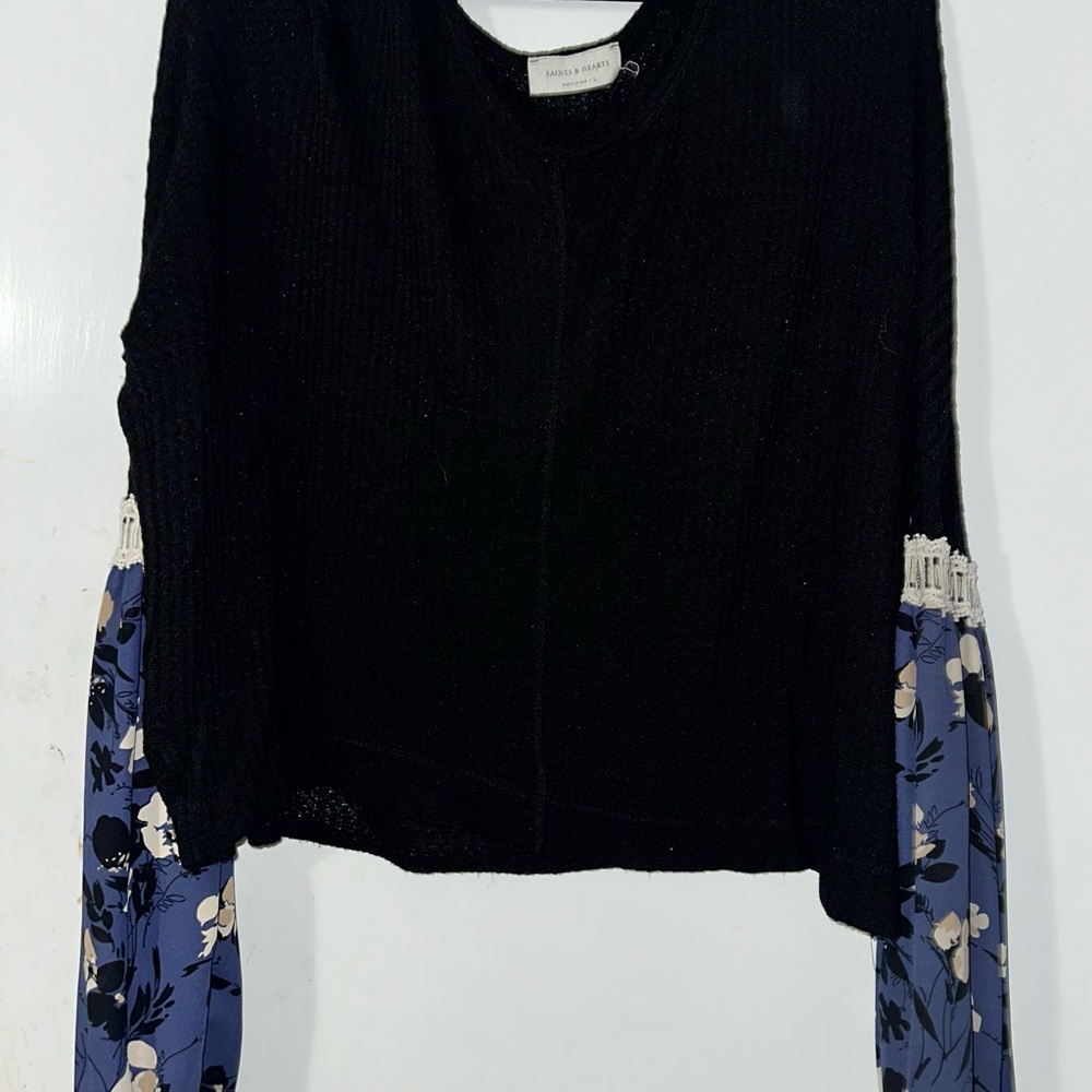 Black Knit Top with Floral Sleeves ballon sleeves size L